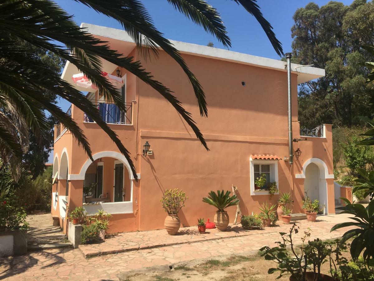 Floros Apartments Агиос Стефанос Экстерьер фото