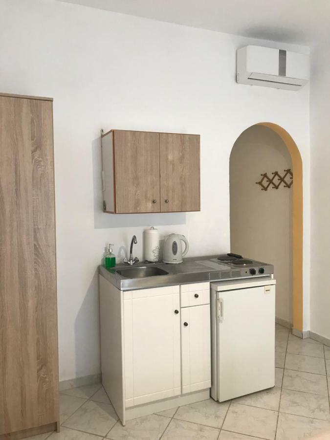 Floros Apartments Агиос Стефанос Экстерьер фото